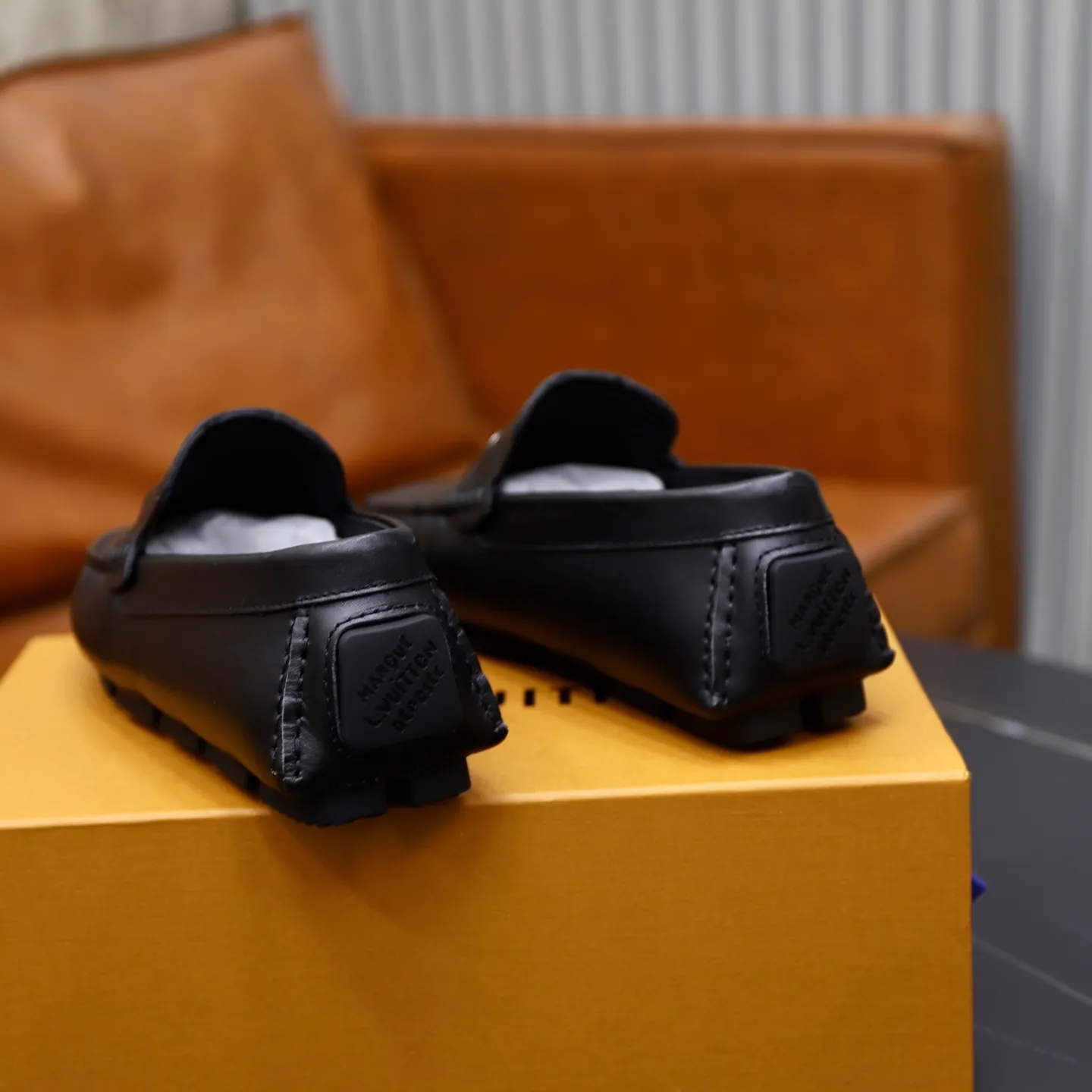 Ex-factory price: 480💰【LV】Louis Vuitton ⚠️High-end men’s driving and pedal series ⚠️38-44 (customized for 45) ⚠️All original cowhide leather! Thick and soft! Made entirely of calfskin lining! Rubber sheet anti-slip beanie sole! Three-dimensional package technology! Fashionable and classic! Handicrafts! Original high quality! Feel free to compare!
